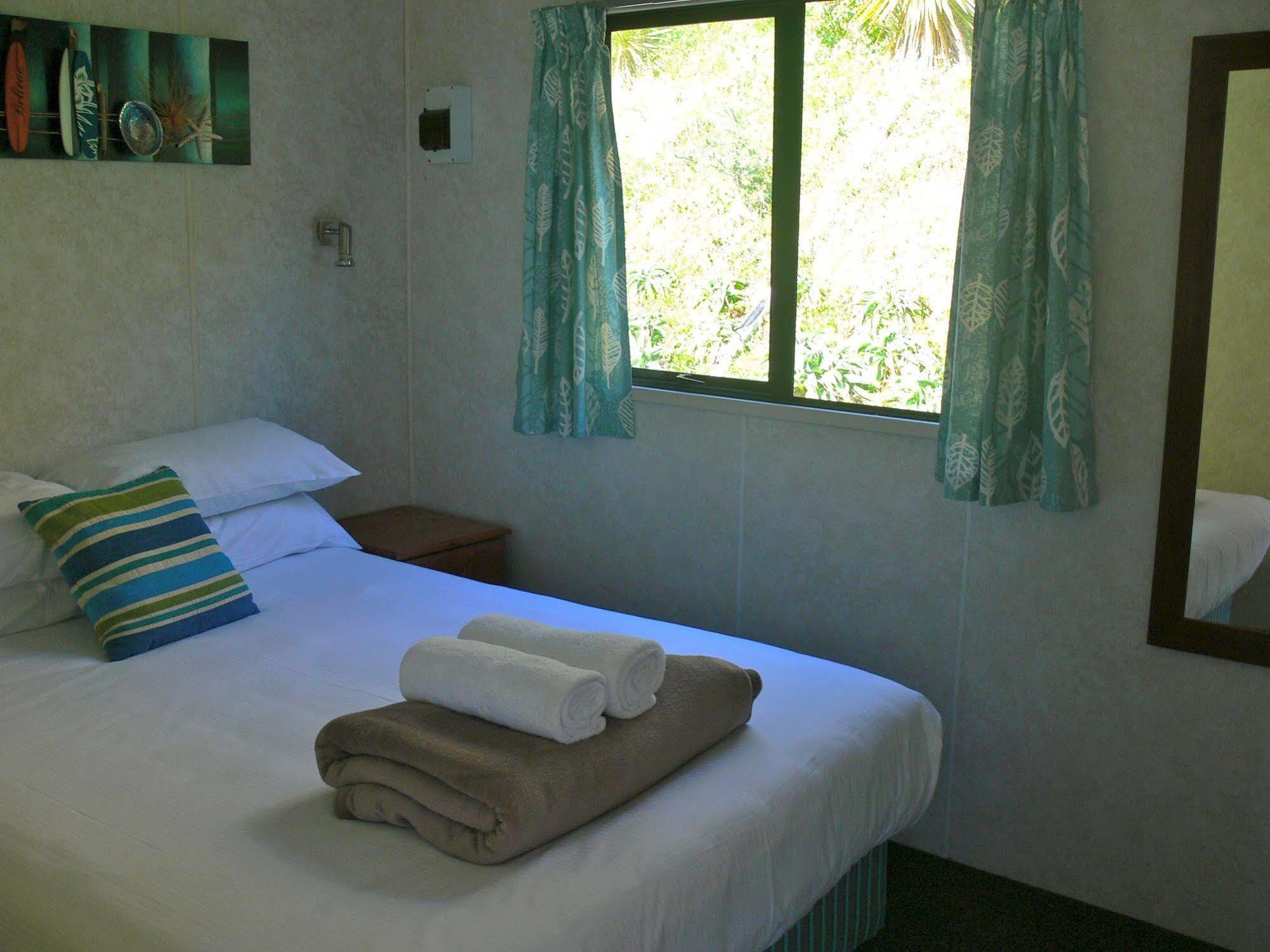 Oakura Beach Holiday Park Eksteriør billede