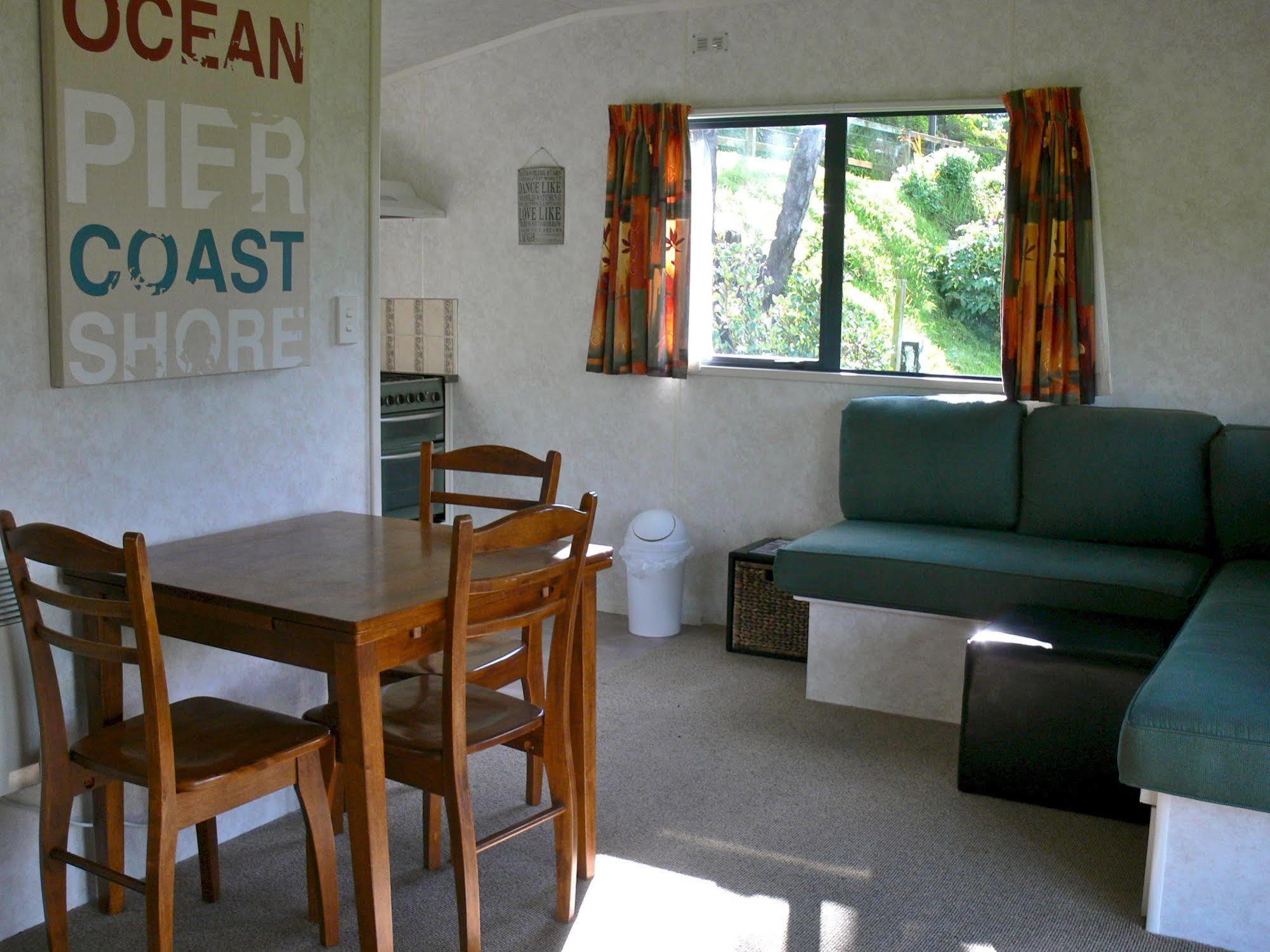 Oakura Beach Holiday Park Eksteriør billede