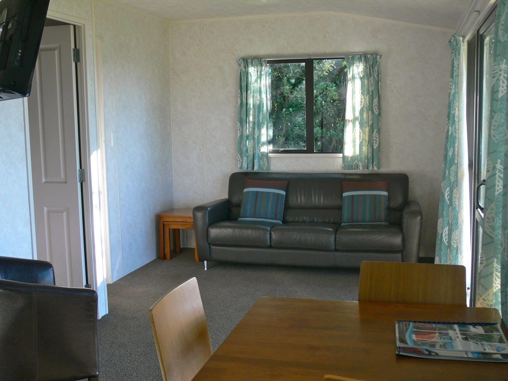 Oakura Beach Holiday Park Eksteriør billede
