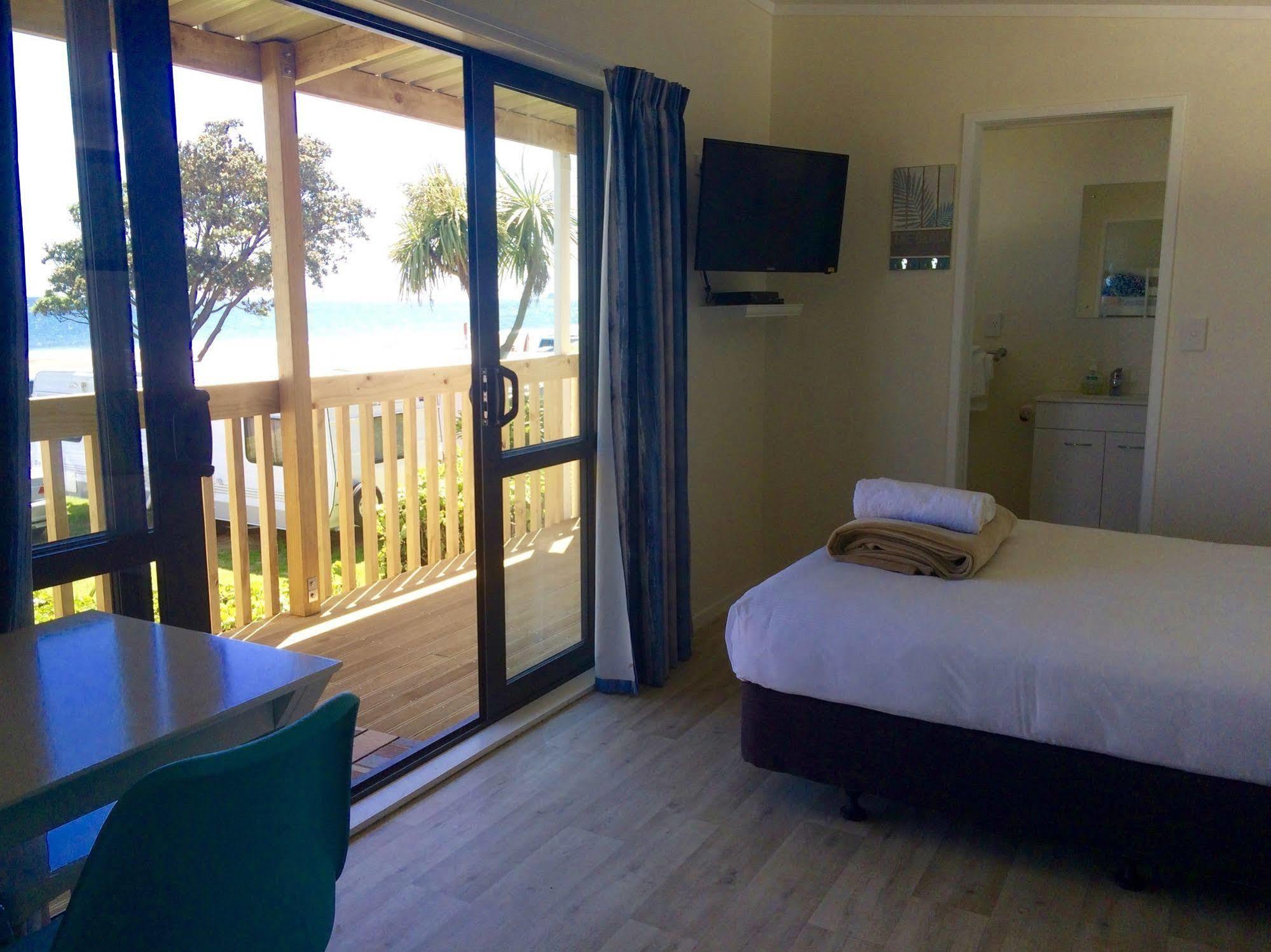 Oakura Beach Holiday Park Eksteriør billede